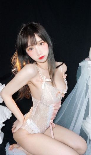 成人h版爱丽丝梦游仙境女主_720完整视频观看